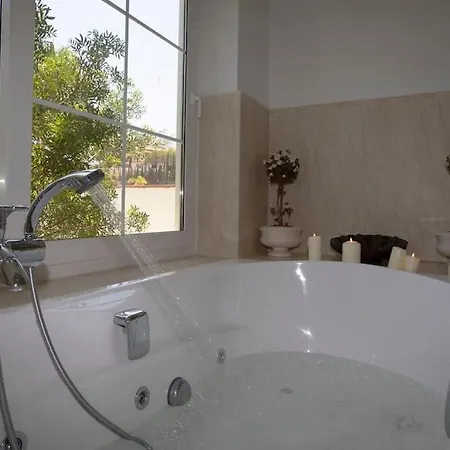 R35 Spacious Private Villa&pool&spa וילה