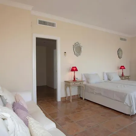 R35 Spacious Private Villa&pool&spa מארבלה