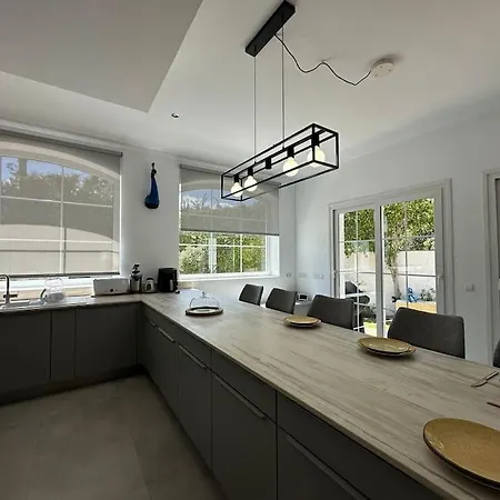 R35 Spacious Private Villa&pool&spa וילה